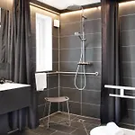By Wmm Hotel *